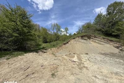 Teren de 2440 mp, în Central