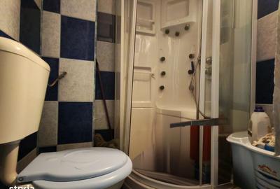Apartament cu 4 camere decomandat în CET