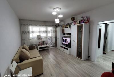 Apartament cu 2 camere semidecomandat, mobilat în Pantelimon