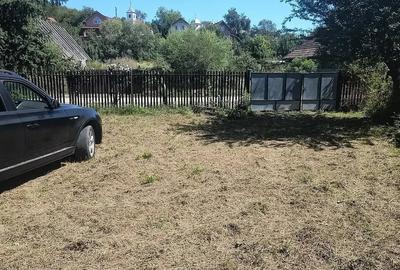 Teren de 2050 mp, în Poienița - 4