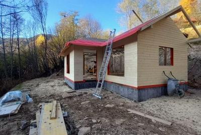 Casă cu 3 camere cu Teren 910 Mp în Vale