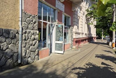 Spațiu comercial, de 120 mp, în Central