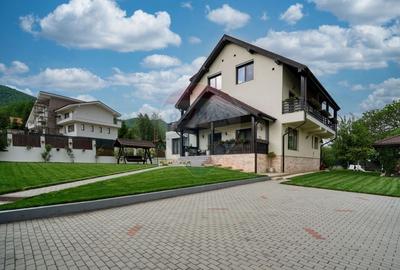 Hotel/Pensiune, de 328 mp, în Tohănița - 1