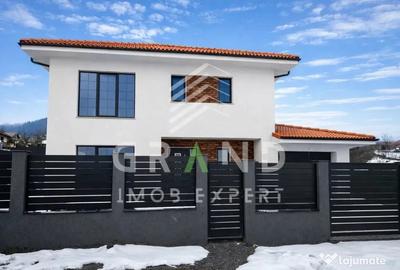 Casă cu 4 camere cu Teren 670 Mp în Chinteni