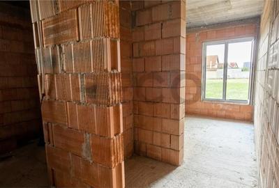 Casă cu 4 camere cu Teren 502 Mp în Sânmartin - 11