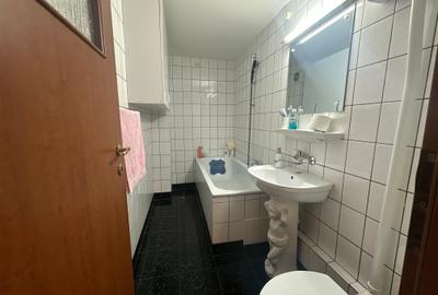 Apartament cu 3 camere decomandat în 13 Septembrie - 10