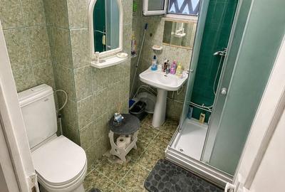 Apartament cu 2 camere semidecomandat în Craiovei