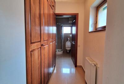Casă cu 4 camere cu Canalizare în Europa - 1