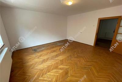 Duplex cu 5 camere cu Canalizare în Trei Stejari - 1