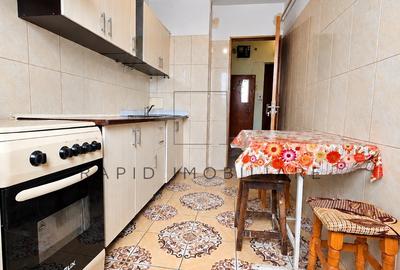 Apartament cu 3 camere în Micro 20
