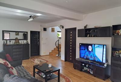 Casă individuală cu 4 camere cu Teren 300 Mp în Central - 2