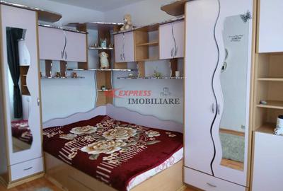 Apartament cu 3 camere semidecomandat în Dristor