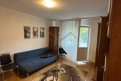 Apartament cu 2 camere semidecomandat în Filiași
