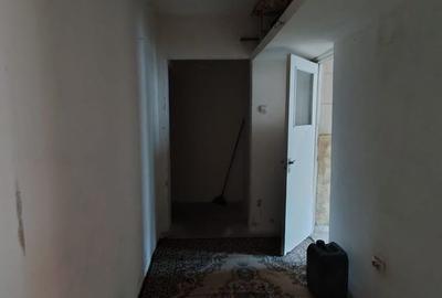 Apartament cu 2 camere semidecomandat în Micro 11