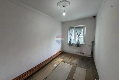 Apartament cu 3 camere decomandat în Sud