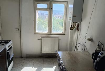 Apartament cu 4 camere în Mărăști