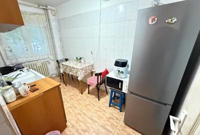 Apartament cu 3 camere decomandat în Crângași - 8