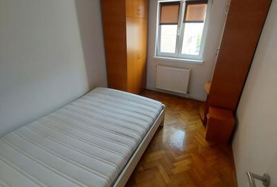 Apartament cu 3 camere semidecomandat în Central - 5