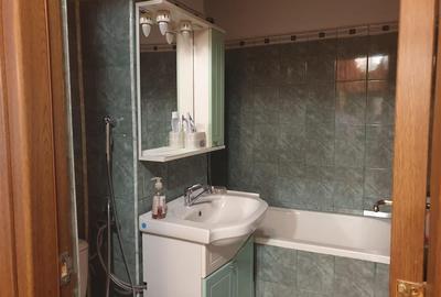 Apartament cu 2 camere decomandat în 9 Mai - 10