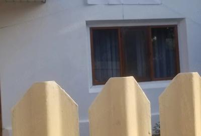 Casă cu 4 camere cu Teren 350 Mp în Tecuci