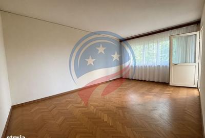 Apartament cu 3 camere decomandat în Brazda lui Novac