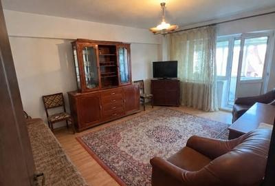 Apartament cu 3 camere decomandat în Valea Rosie