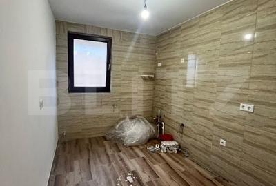 Casă cu 9 camere cu Teren 460 Mp în Central - 1