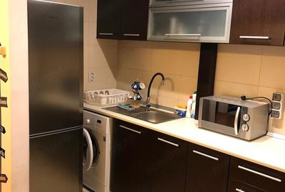 Apartament cu 4 camere semidecomandat în Ferentari