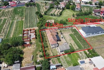Casă cu 4 camere cu Teren 1656 Mp în Livada