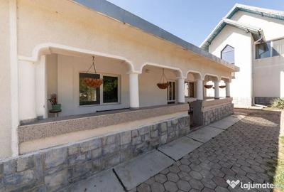 Casă cu 7 camere cu Teren 5000 Mp în Dârmănești