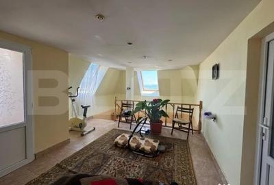 Casă cu 9 camere cu Teren 303 Mp în Central