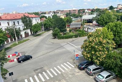 Apartament cu 3 camere decomandat în Valea Rosie