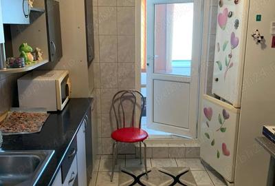 Apartament cu 2 camere decomandat în Podu Roș - 2