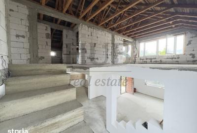 Casă cu 4 camere cu Teren 471 Mp în Săucești