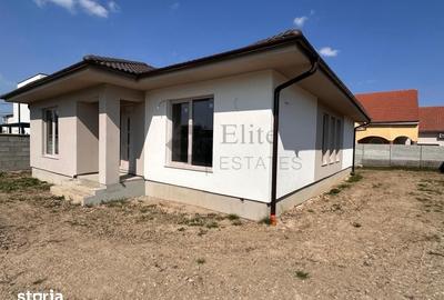 Casă cu 4 camere cu Teren 500 Mp în Sânmartin