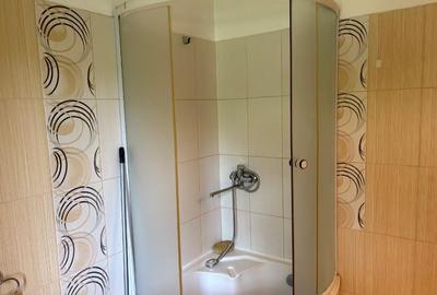 Casă individuală cu 5 camere cu Canalizare în Central - 3