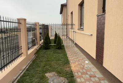 Duplex cu 4 camere cu Canalizare în Central - 8