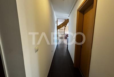 Apartament cu 4 camere decomandat, mobilat în Vasile Aaron - 7