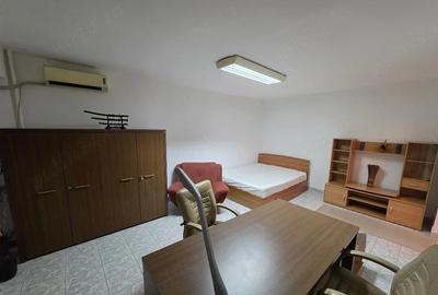 Garsonieră decomandată, mobilată în Basarab