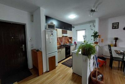 Apartament cu 3 camere semidecomandat, mobilat în Florești - 1
