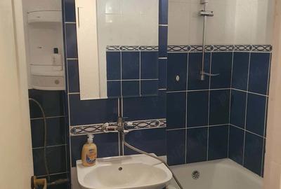 Apartament cu 2 camere decomandat în Micro 15