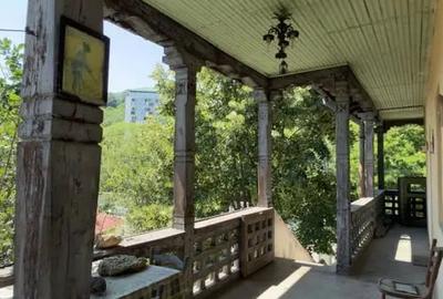Casă cu 4 camere cu Teren 369 Mp în Bradu
