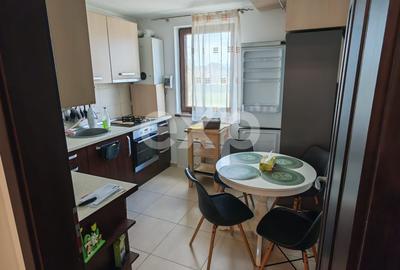 Apartament cu 3 camere decomandat, mobilat în Tractorul - 11