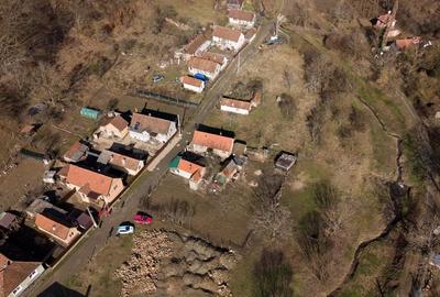 Teren de 302 mp, în Șoimoș - 1