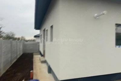 Casă cu 3 camere cu Teren 365 Mp în Mihăilești - 1