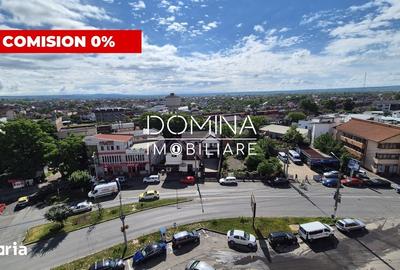 Apartament cu 3 camere semidecomandat, mobilat în Central