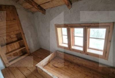 Casă cu 10 camere cu Teren 10000 Mp în Cotu
