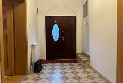 Apartament cu 3 camere, mobilat în Florilor - 6