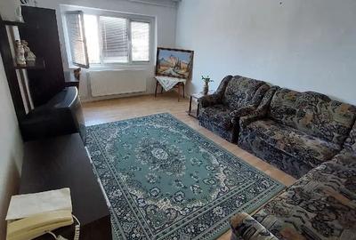 Apartament cu 3 camere decomandat în Alfa - 10