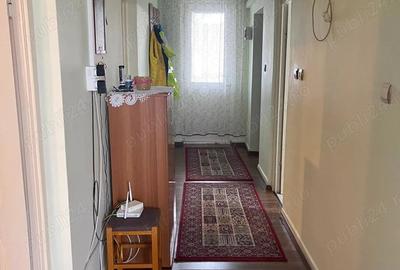 Apartament cu 3 camere semidecomandat în Central - 2